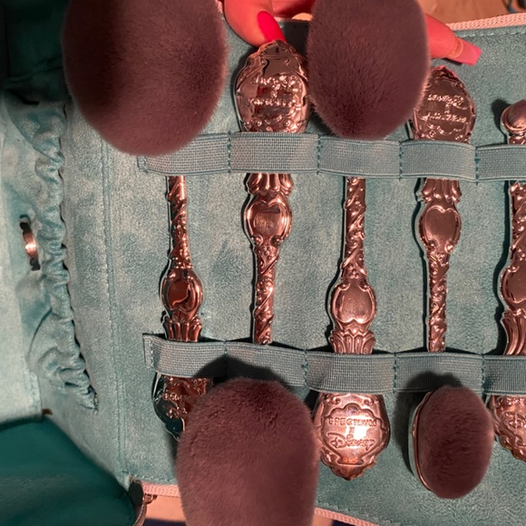 Disney Spectrum Limited Edition Little Mermaid 5 Makeup vegan Brush Set Rare! - Picture 7 of 12